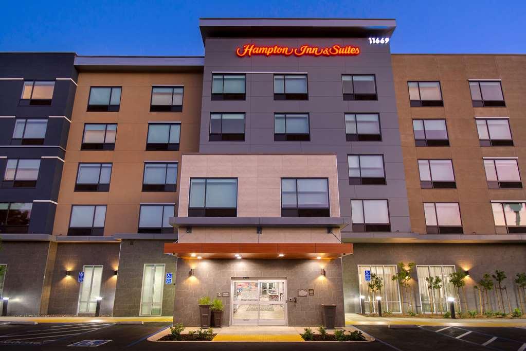 Hampton Inn & Suites Ontario Rancho Cucamonga Extérieur photo
